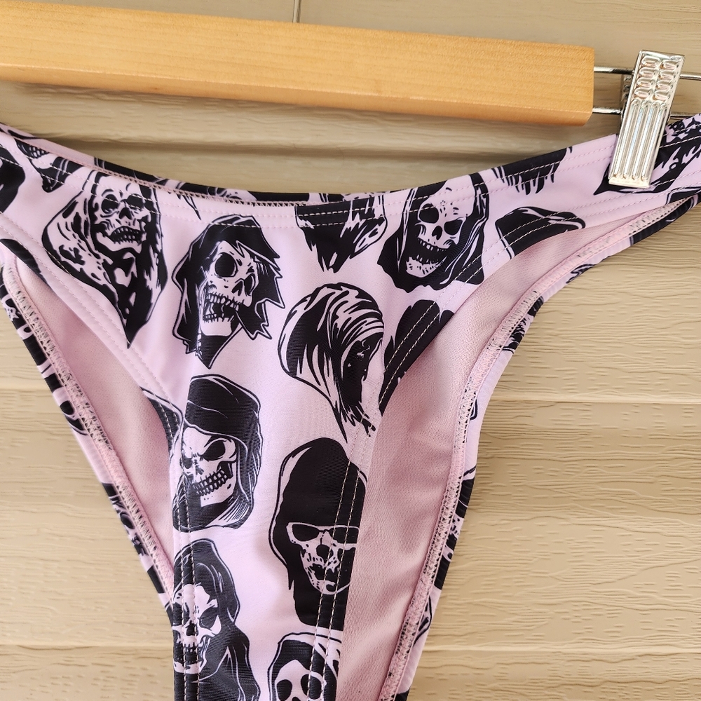 Broken Promises skull print bikini bottoms - Picture 2 of 7